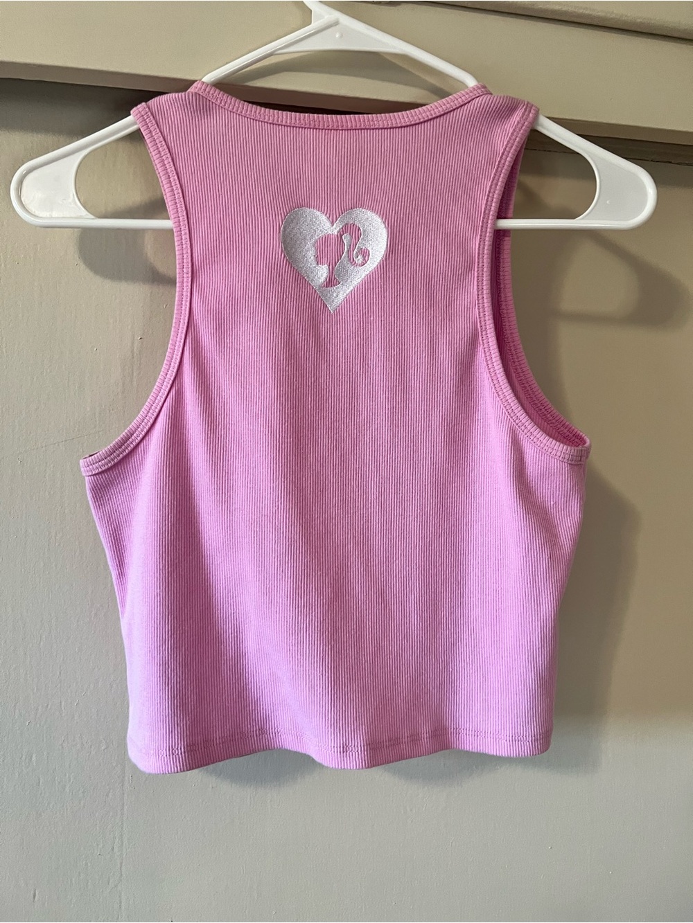 Barbie 2022 Pink Ribbed Cropped Tank Top Embroidered Logo Size L - Picture 2 of 5